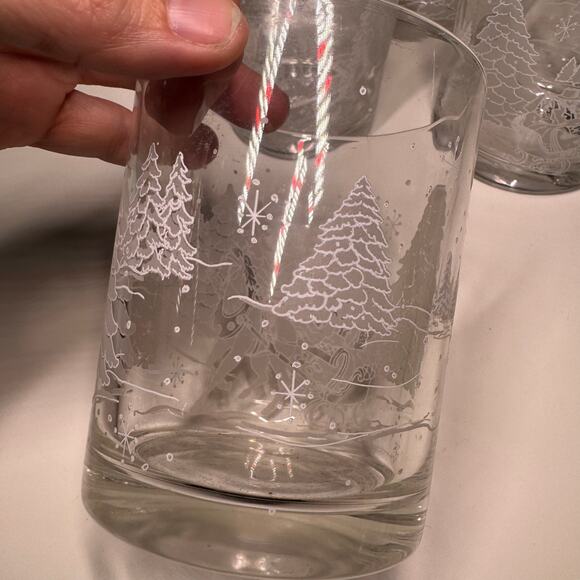 Vintage Avon Through The Woods Frosted Winter Sleigh Ride Low Ball Glasses EUC6 - Picture 6 of 9